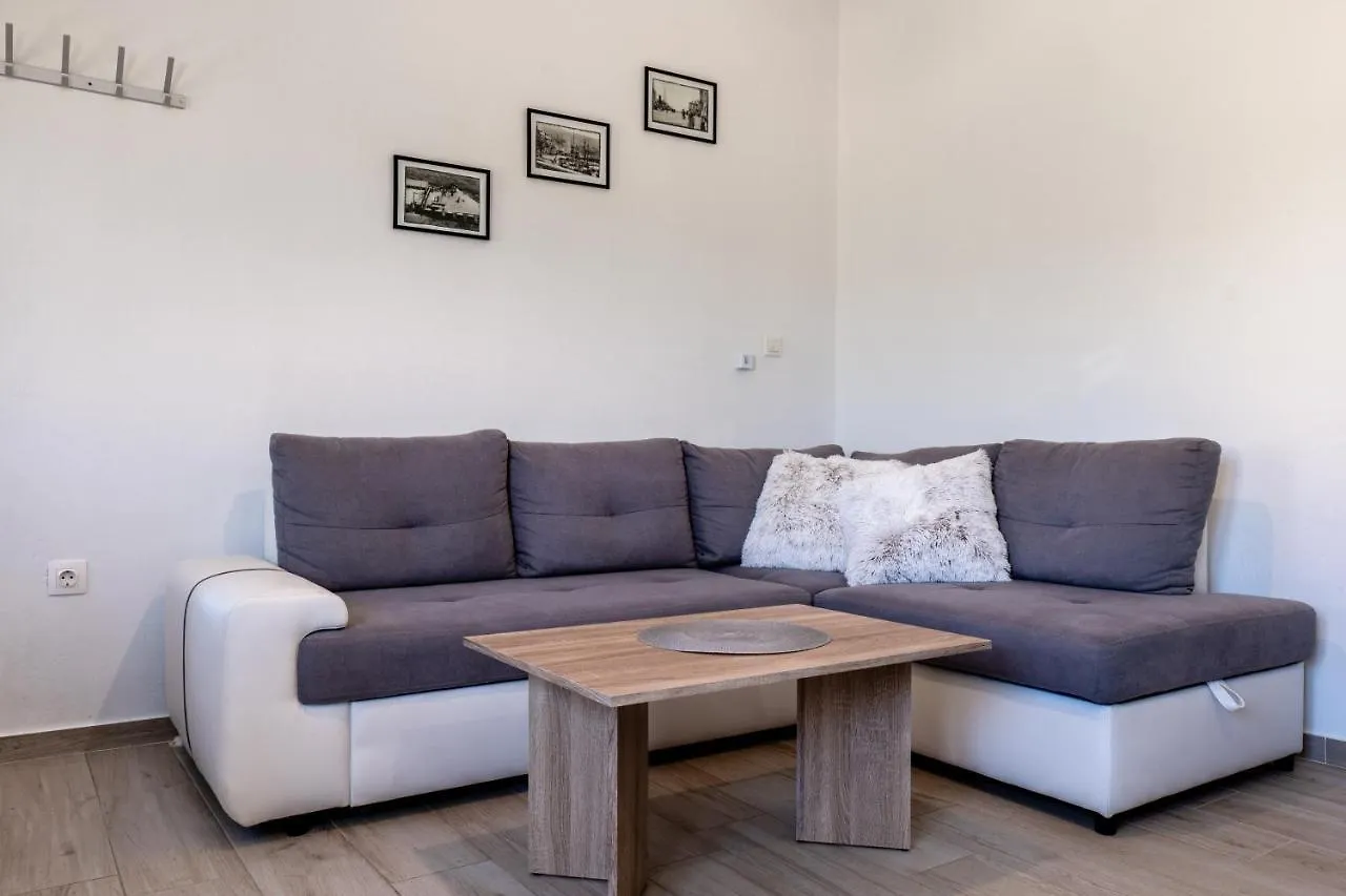 Apartment Tonci Bruno Pag Town